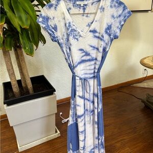 Mod doc Blue Tie-Dye V-Neck Maxi Dress